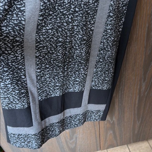 Chico’s Black and Gray Patterned Dress, Size M, Excellent Condition - Picture 7 of 8